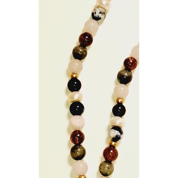 White House black market bead Stone necklace gold multi color Great condition. - Picture 6 of 6
